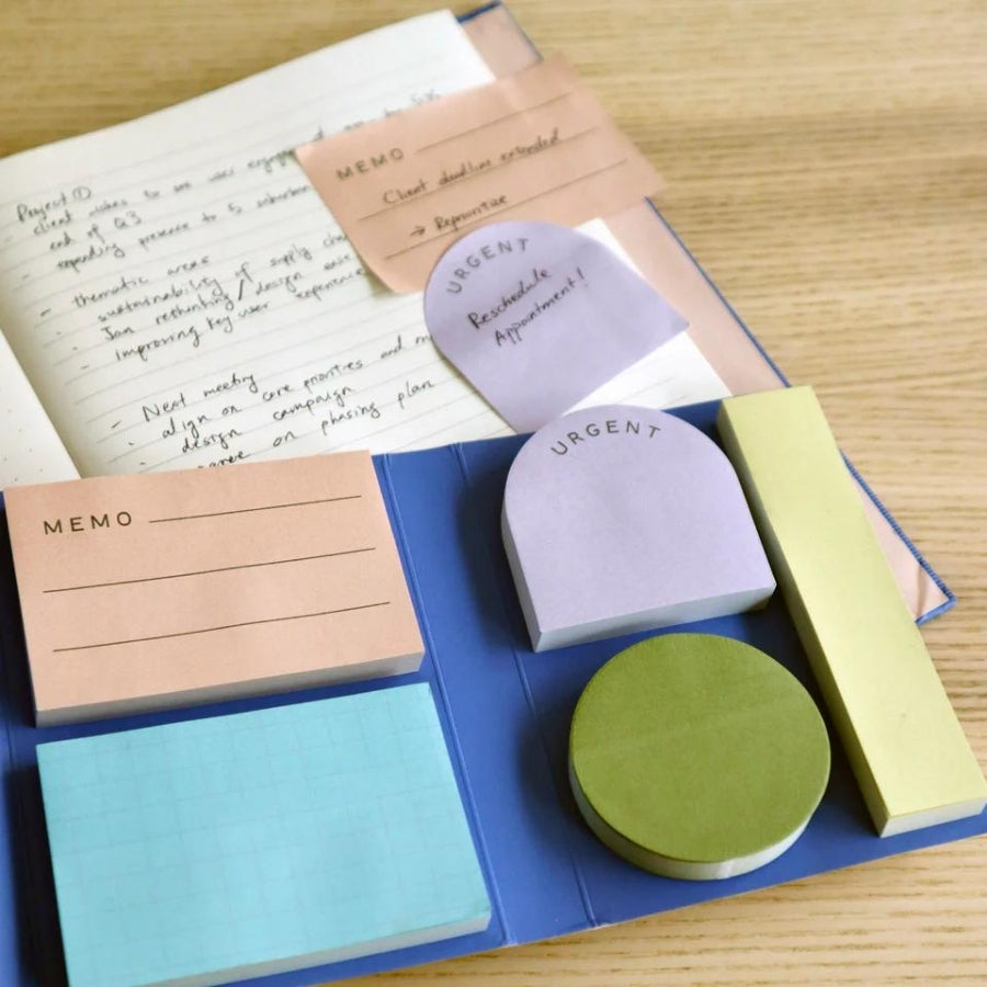 Colectie cu 5 seturi de sticky notes diverse forme - Memo Book - in context