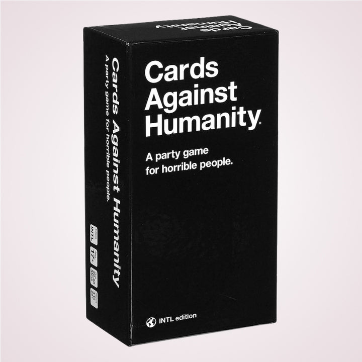 Cadou amuzant pentru prieteni. Cards Against Humanity 2.0 international edition, limba engleza, 17+ ani