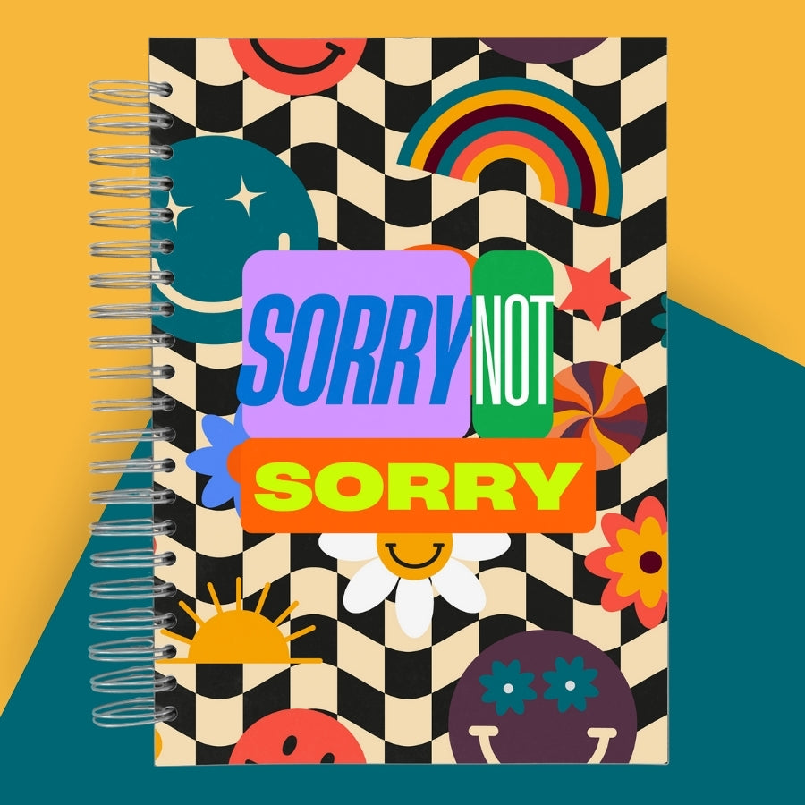 Caiet de scoala studentesc A4 universal multifunctional de liceu si gimnaziu pentru toate materiile, cu spirala, 200 file/400 pagini, deschidere 360°, dictando/matematica, cu planificator de teme si teste - Sorry Not Sorry