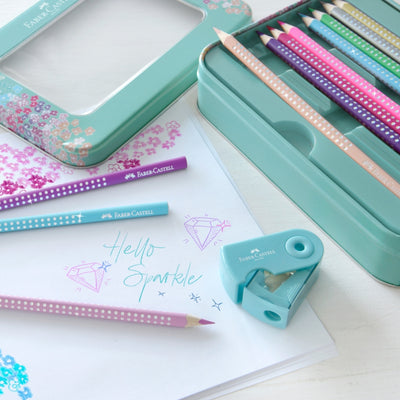 Set cadou cu 20 de creioane colorate sparkle in cutie metalica turcoaz Faber-Castell - desen si ascutitoare