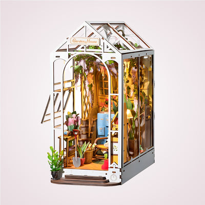 Puzzle 3D din lemn cotor de carte book nook - Garden House