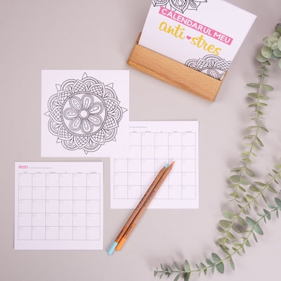 Calendar de birou permanent cu suport de lemn - Calendarul anti stres - pagini luni