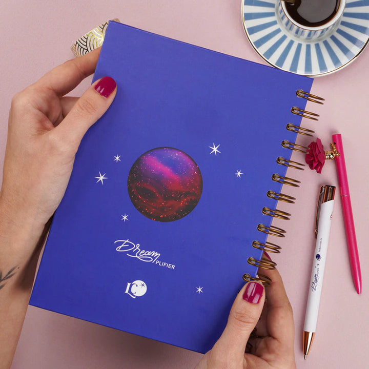 Planner format A5, nedatat, in limba romana, pentru obiceiuri si rutine sanatoase - Dreamplifier - coperta spate prim plan