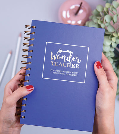 Agenda profesorului care inspira generatii - The Wonder Teacher - cadou pentru profesori - catbox1
